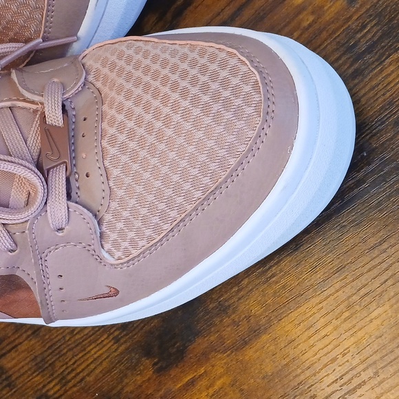 NIKE Court Alta Vision Women's Pink Sneakers Sz 10 - Picture 3 of 10